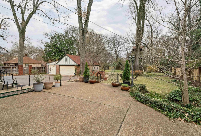 624 TREZEVANT ST, Memphis, Tennessee 38112, 4 Bedroom Bedrooms, 11 Room Rooms,3.1 BathroomBathrooms,Residential,For Sale,TREZEVANT,0,10224040