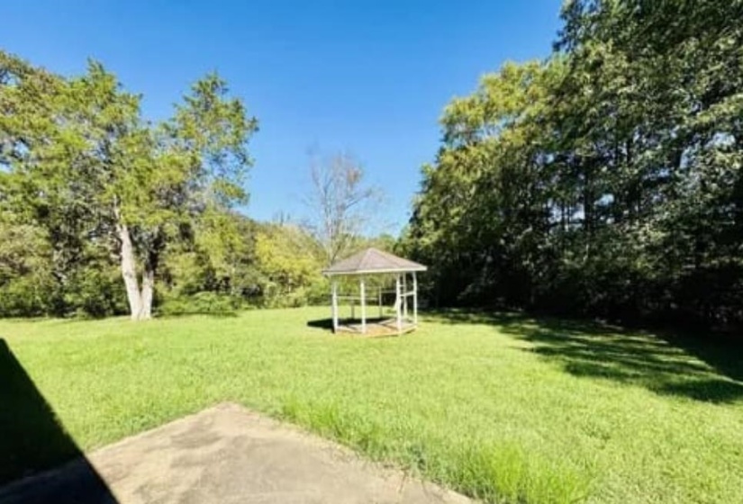 309 KIRKPATRICK DR, Selmer, Tennessee 38375-1806, 3 Bedroom Bedrooms, 8 Room Rooms,3 BathroomBathrooms,Residential,For Sale,KIRKPATRICK,0,10224046