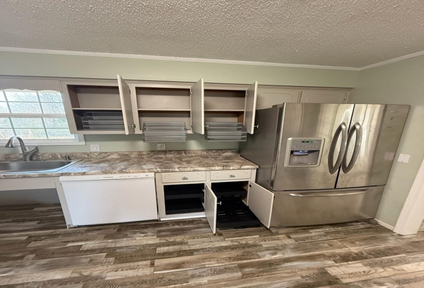 309 KIRKPATRICK DR, Selmer, Tennessee 38375-1806, 3 Bedroom Bedrooms, 8 Room Rooms,3 BathroomBathrooms,Residential,For Sale,KIRKPATRICK,0,10224046