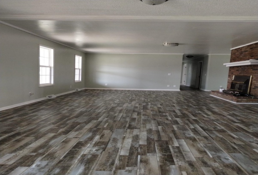 309 KIRKPATRICK DR, Selmer, Tennessee 38375-1806, 3 Bedroom Bedrooms, 8 Room Rooms,3 BathroomBathrooms,Residential,For Sale,KIRKPATRICK,0,10224046