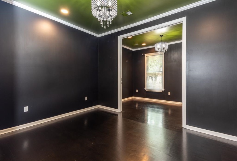 528 MONTEIGNE BLVD, Memphis, Tennessee 38103, 3 Bedrooms Bedrooms, 7 Rooms Rooms,2.1 BathroomsBathrooms,Residential,For Sale,MONTEIGNE,10224053