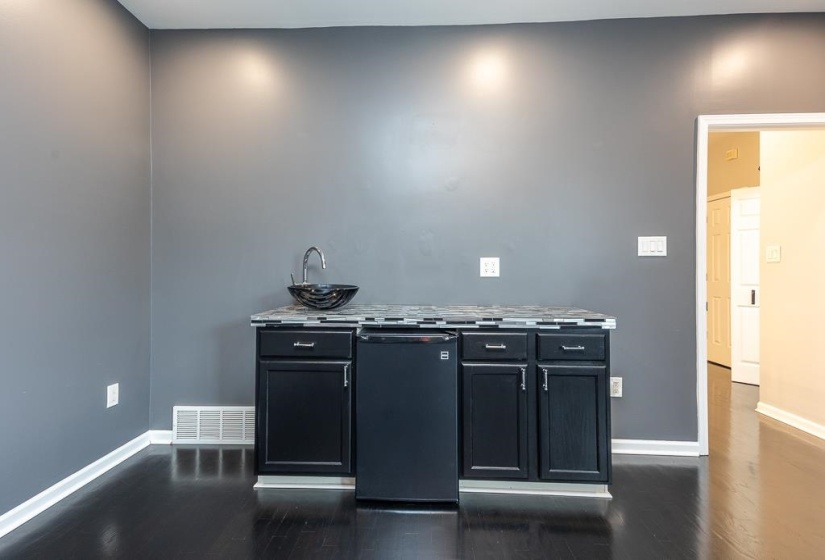 528 MONTEIGNE BLVD, Memphis, Tennessee 38103, 3 Bedrooms Bedrooms, 7 Rooms Rooms,2.1 BathroomsBathrooms,Residential,For Sale,MONTEIGNE,10224053