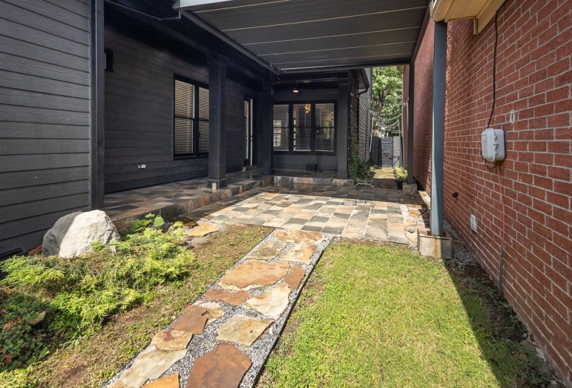 528 MONTEIGNE BLVD, Memphis, Tennessee 38103, 3 Bedrooms Bedrooms, 7 Rooms Rooms,2.1 BathroomsBathrooms,Residential,For Sale,MONTEIGNE,10224053