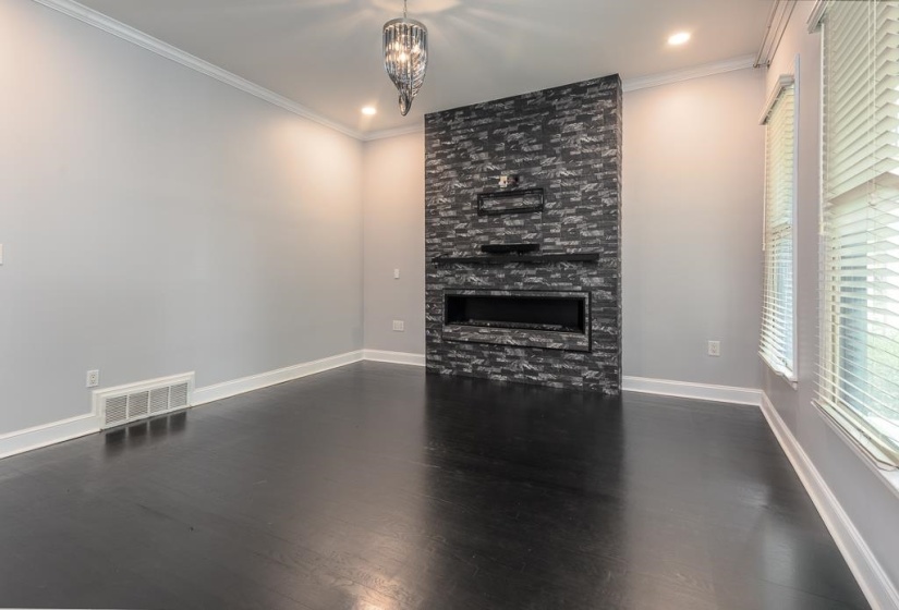 528 MONTEIGNE BLVD, Memphis, Tennessee 38103, 3 Bedrooms Bedrooms, 7 Rooms Rooms,2.1 BathroomsBathrooms,Residential,For Sale,MONTEIGNE,10224053