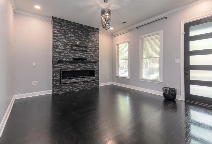528 MONTEIGNE BLVD, Memphis, Tennessee 38103, 3 Bedrooms Bedrooms, 7 Rooms Rooms,2.1 BathroomsBathrooms,Residential,For Sale,MONTEIGNE,10224053