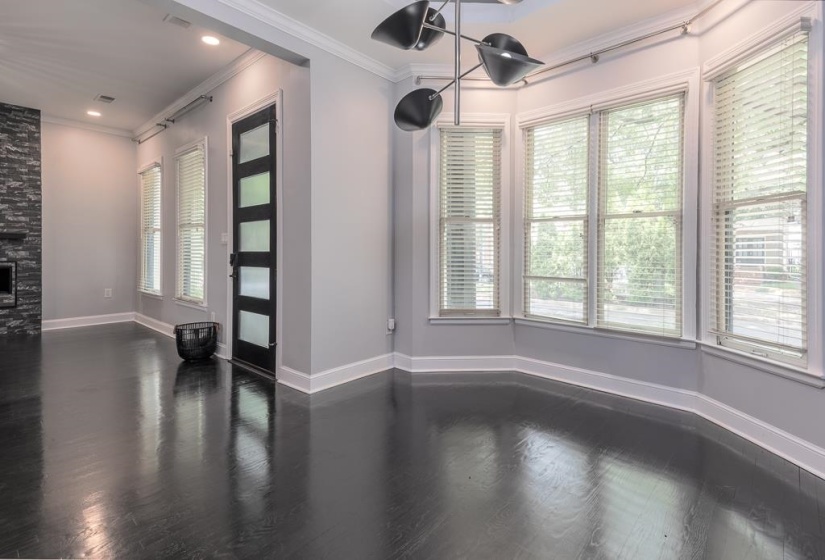 528 MONTEIGNE BLVD, Memphis, Tennessee 38103, 3 Bedrooms Bedrooms, 7 Rooms Rooms,2.1 BathroomsBathrooms,Residential,For Sale,MONTEIGNE,10224053