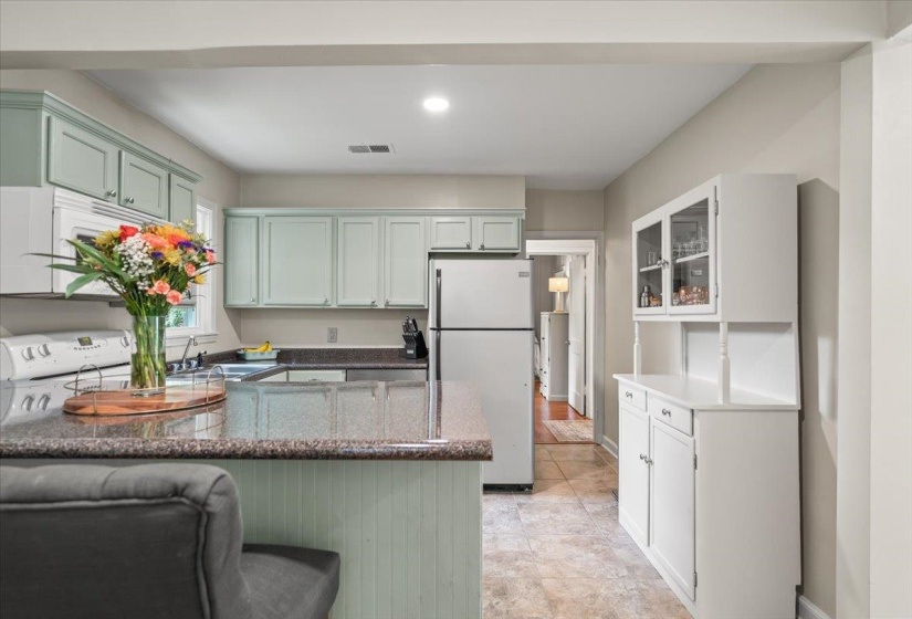 3175 NORTHWOOD DR, Memphis, Tennessee 38111, 2 Bedrooms Bedrooms, 5 Rooms Rooms,1 BathroomBathrooms,Residential,For Sale,NORTHWOOD,10224059