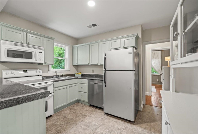 3175 NORTHWOOD DR, Memphis, Tennessee 38111, 2 Bedrooms Bedrooms, 5 Rooms Rooms,1 BathroomBathrooms,Residential,For Sale,NORTHWOOD,10224059