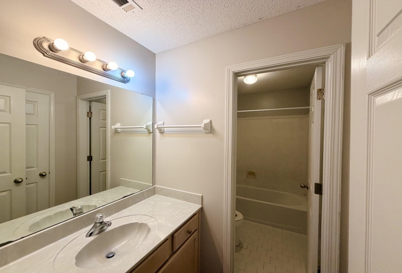 240 MAGNOLIA GARDEN LN, Oakland, Tennessee 38060, 4 Bedroom Bedrooms, 7 Room Rooms,2.1 BathroomBathrooms,Rental Properties,For Sale,MAGNOLIA GARDEN,0,10224081