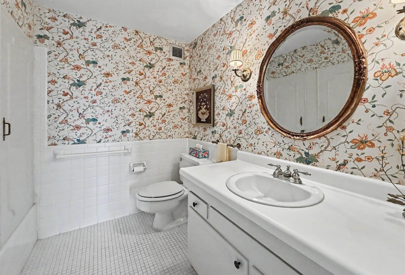 475 HIGHLAND ST, Memphis, Tennessee 38122, 3 Bedrooms Bedrooms, 5 Rooms Rooms,3 BathroomsBathrooms,Residential,For Sale,HIGHLAND,10224067
