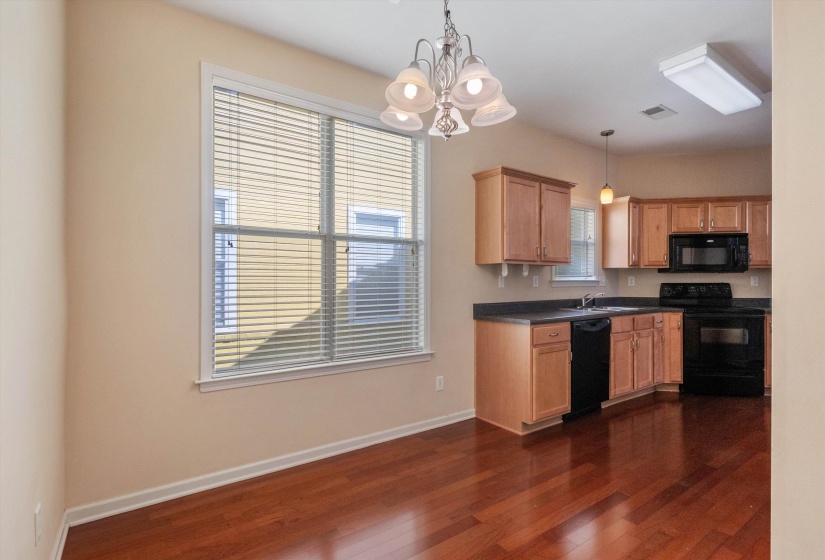 1365 HARBOR PARK DR, Memphis, Tennessee 38103, 3 Bedroom Bedrooms, 5 Room Rooms,2 BathroomBathrooms,Residential,For Sale,HARBOR PARK,0,10224077
