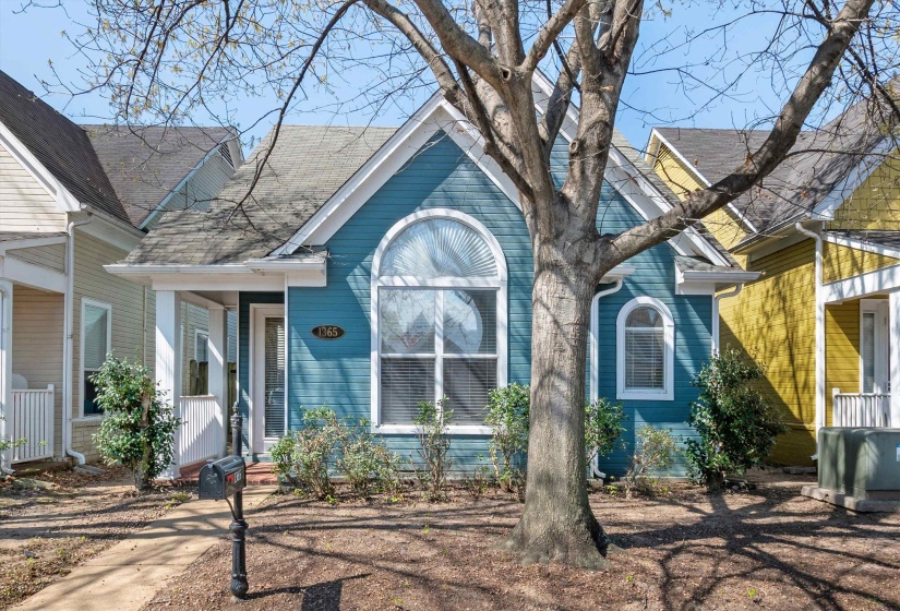 1365 HARBOR PARK DR, Memphis, Tennessee 38103, 3 Bedroom Bedrooms, 5 Room Rooms,2 BathroomBathrooms,Residential,For Sale,HARBOR PARK,0,10224077