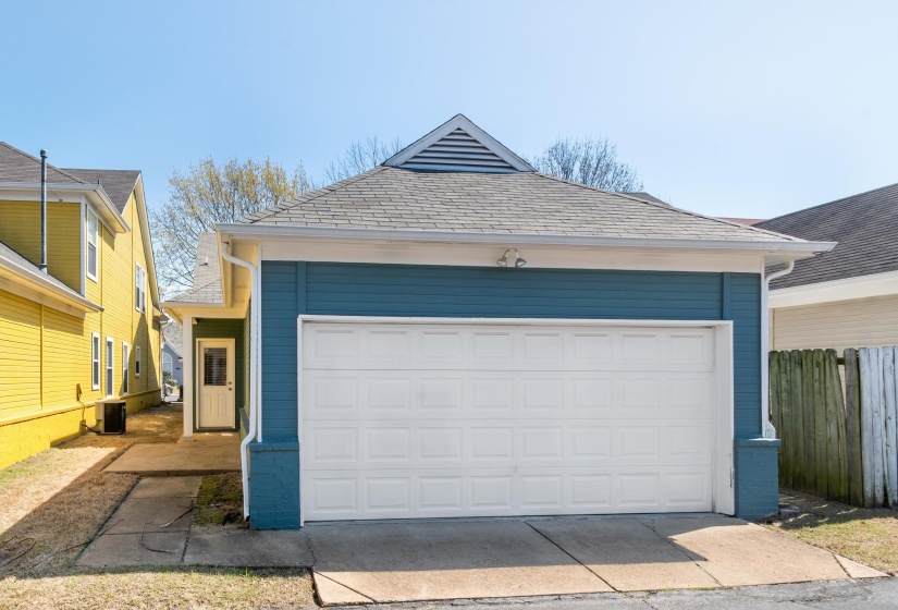 1365 HARBOR PARK DR, Memphis, Tennessee 38103, 3 Bedroom Bedrooms, 5 Room Rooms,2 BathroomBathrooms,Residential,For Sale,HARBOR PARK,0,10224077