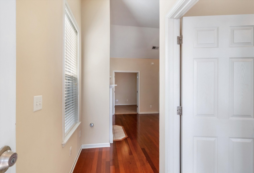 1365 HARBOR PARK DR, Memphis, Tennessee 38103, 3 Bedroom Bedrooms, 5 Room Rooms,2 BathroomBathrooms,Residential,For Sale,HARBOR PARK,0,10224077