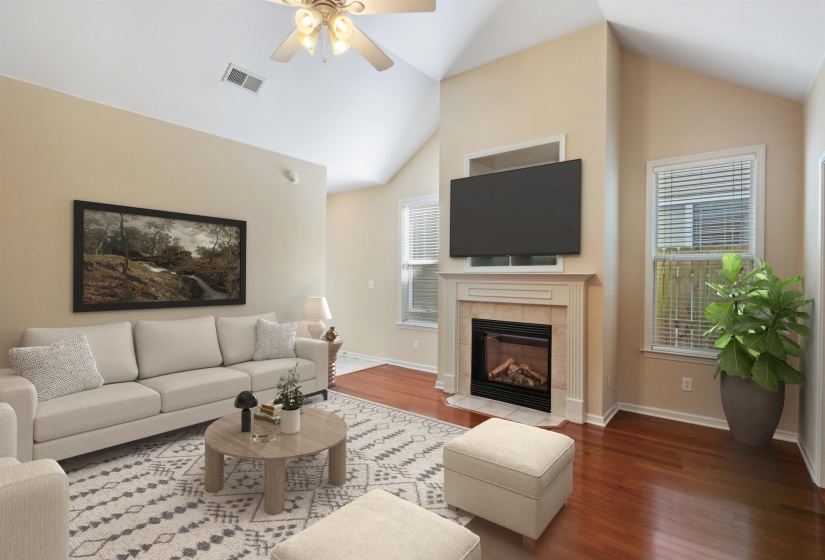 1365 HARBOR PARK DR, Memphis, Tennessee 38103, 3 Bedroom Bedrooms, 5 Room Rooms,2 BathroomBathrooms,Residential,For Sale,HARBOR PARK,0,10224077