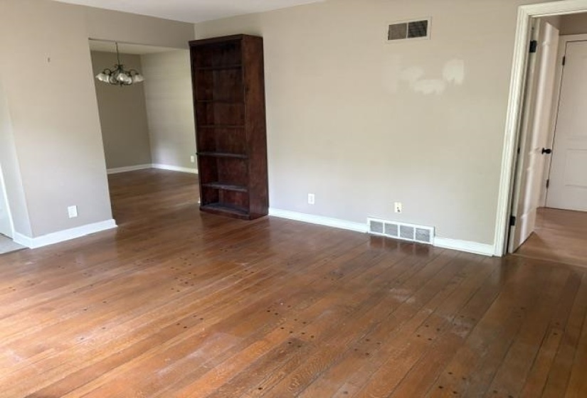 4951 HUMMINGBIRD LN, Memphis, Tennessee 38117, 3 Bedroom Bedrooms, 6 Room Rooms,1 BathroomBathrooms,Residential,For Sale,HUMMINGBIRD,0,10224084