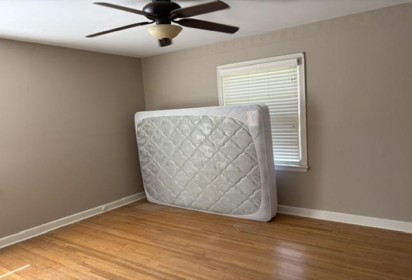 4951 HUMMINGBIRD LN, Memphis, Tennessee 38117, 3 Bedroom Bedrooms, 6 Room Rooms,1 BathroomBathrooms,Residential,For Sale,HUMMINGBIRD,0,10224084