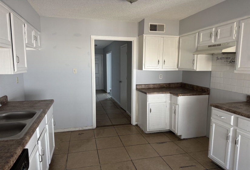 3157 TULIP POPLAR DR, Memphis, Tennessee 38115, 3 Bedroom Bedrooms, 6 Room Rooms,2.1 BathroomBathrooms,Residential,For Sale,TULIP POPLAR,0,10224086
