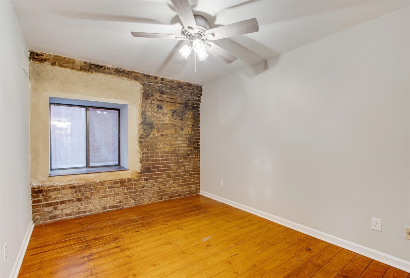 107 FRONT ST, Memphis, Tennessee 38103, 1 Bedroom Bedrooms, 3 Rooms Rooms,1 BathroomBathrooms,Residential,For Sale,FRONT,10224089