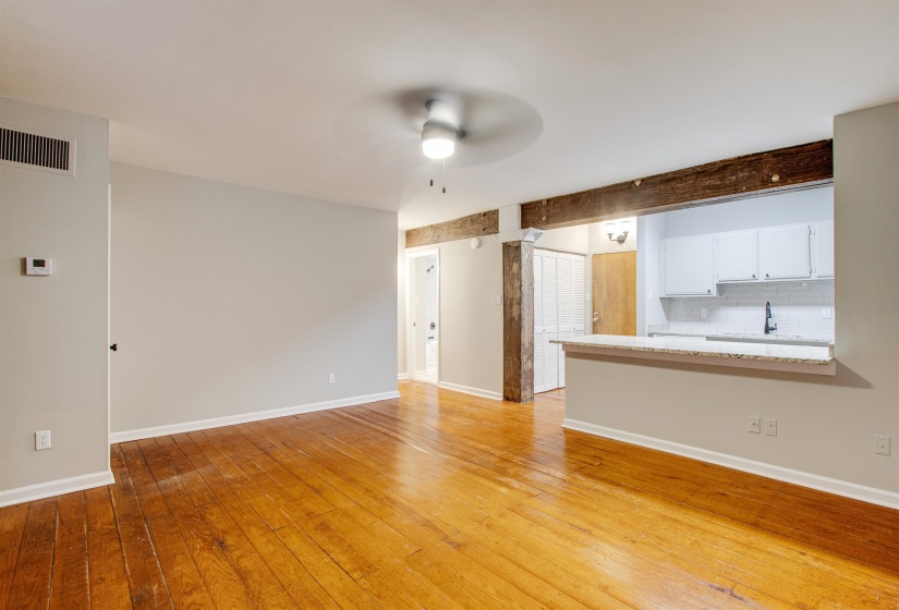 107 FRONT ST, Memphis, Tennessee 38103, 1 Bedroom Bedrooms, 3 Rooms Rooms,1 BathroomBathrooms,Residential,For Sale,FRONT,10224089