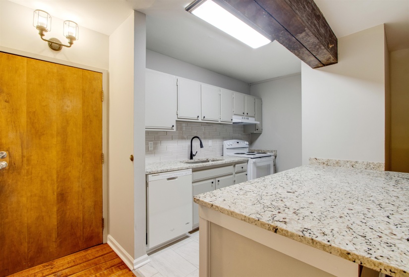 107 FRONT ST, Memphis, Tennessee 38103, 1 Bedroom Bedrooms, 3 Rooms Rooms,1 BathroomBathrooms,Residential,For Sale,FRONT,10224089