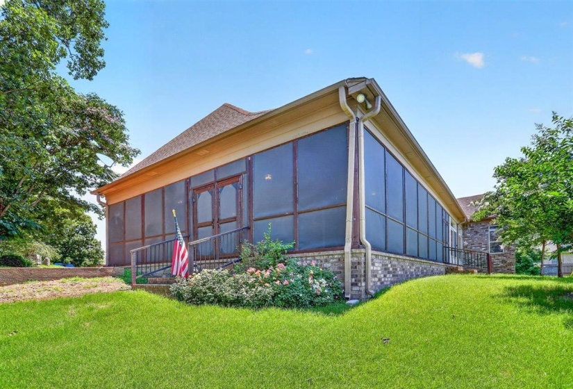 9797 WINDWARD SLOPE CV, Lakeland, Tennessee 38002-8192, 4 Bedroom Bedrooms, 13 Room Rooms,4 BathroomBathrooms,Residential,For Sale,WINDWARD SLOPE,0,10224094
