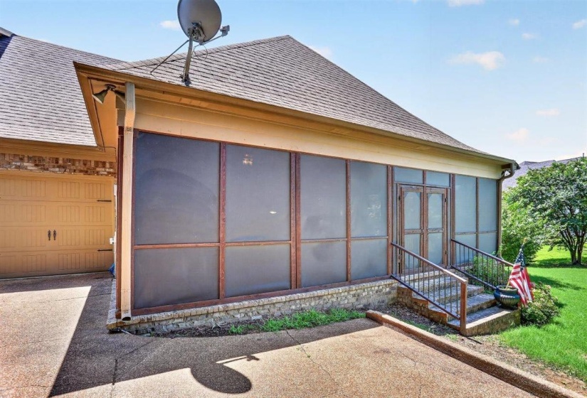 9797 WINDWARD SLOPE CV, Lakeland, Tennessee 38002-8192, 4 Bedroom Bedrooms, 13 Room Rooms,4 BathroomBathrooms,Residential,For Sale,WINDWARD SLOPE,0,10224094