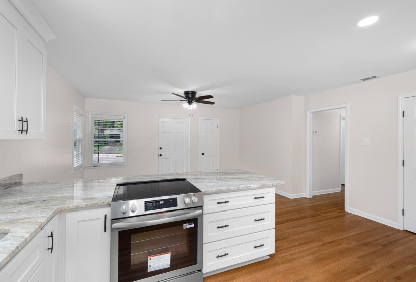 556 HERZL ST, Memphis, Tennessee 38117, 3 Bedroom Bedrooms, 6 Room Rooms,1 BathroomBathrooms,Residential,For Sale,HERZL,0,10222799