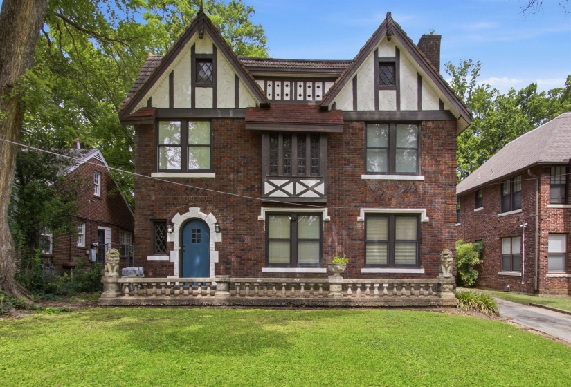 217 MCLEAN BLVD, Memphis, Tennessee 38112, 3 Bedrooms Bedrooms, ,2 BathroomsBathrooms,Duplexes,For Sale,MCLEAN,10224110