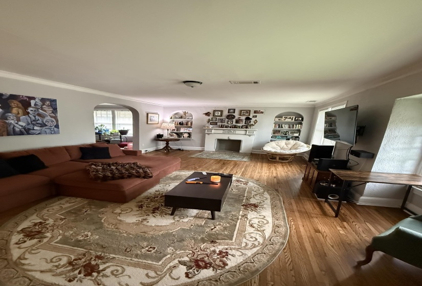 217 MCLEAN BLVD, Memphis, Tennessee 38112, 3 Bedrooms Bedrooms, ,2 BathroomsBathrooms,Duplexes,For Sale,MCLEAN,10224110