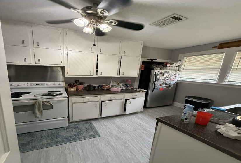 217 MCLEAN BLVD, Memphis, Tennessee 38112, 3 Bedrooms Bedrooms, ,2 BathroomsBathrooms,Duplexes,For Sale,MCLEAN,10224110