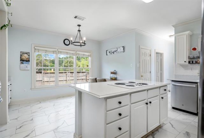1646 FORSYTHE DR, Collierville, Tennessee 38017, 5 Bedrooms Bedrooms, 8 Rooms Rooms,3 BathroomsBathrooms,Residential,For Sale,FORSYTHE,10224104