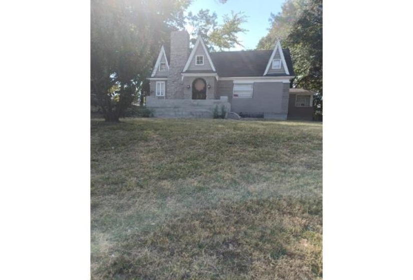 1351 MALLORY AVE, Memphis, Tennessee 38106, 4 Bedrooms Bedrooms, 8 Rooms Rooms,2 BathroomsBathrooms,Residential,For Sale,MALLORY,10224108
