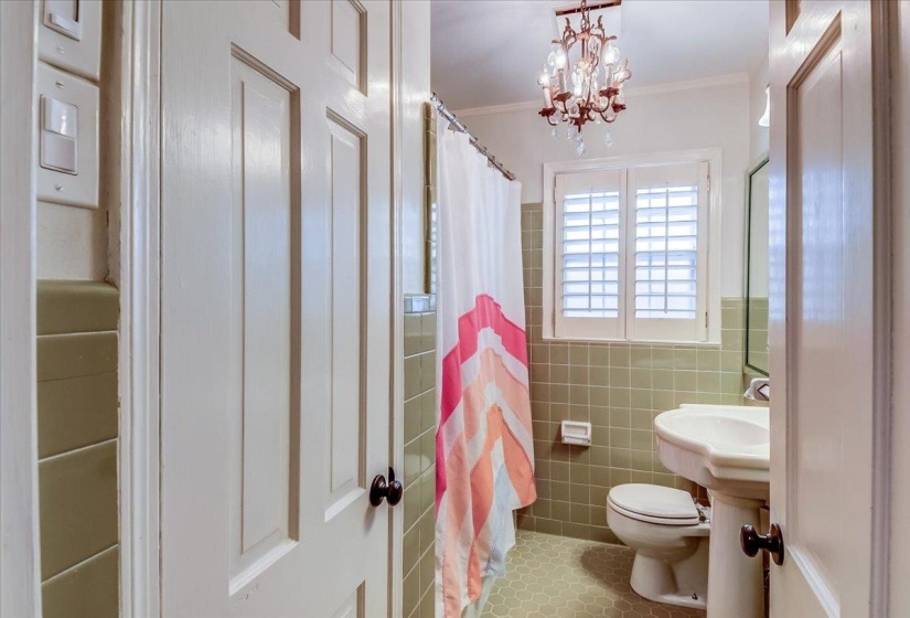 57 ROBERT DELL CV, Memphis, Tennessee 38117, 3 Bedrooms Bedrooms, 7 Rooms Rooms,2 BathroomsBathrooms,Residential,For Sale,ROBERT DELL,10224116