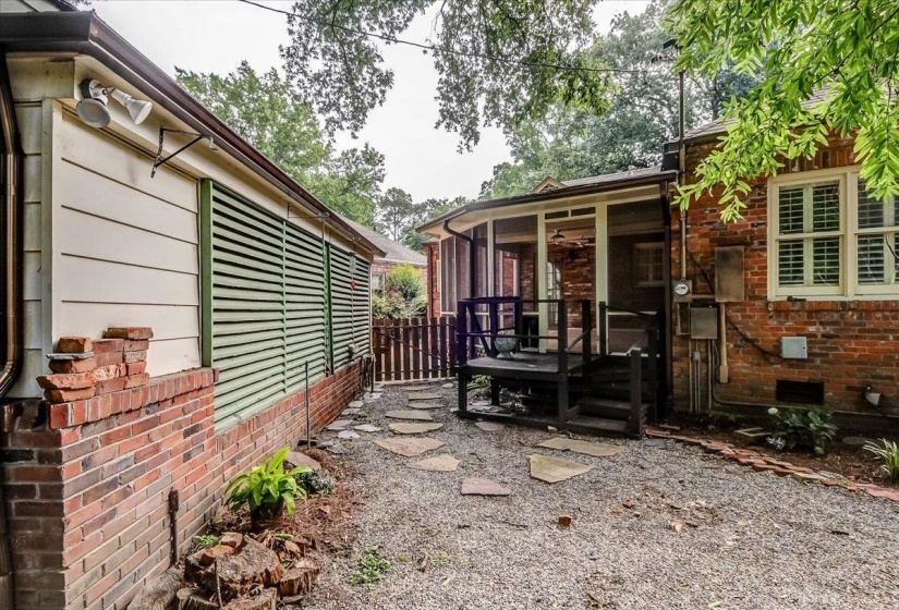 57 ROBERT DELL CV, Memphis, Tennessee 38117, 3 Bedrooms Bedrooms, 7 Rooms Rooms,2 BathroomsBathrooms,Residential,For Sale,ROBERT DELL,10224116
