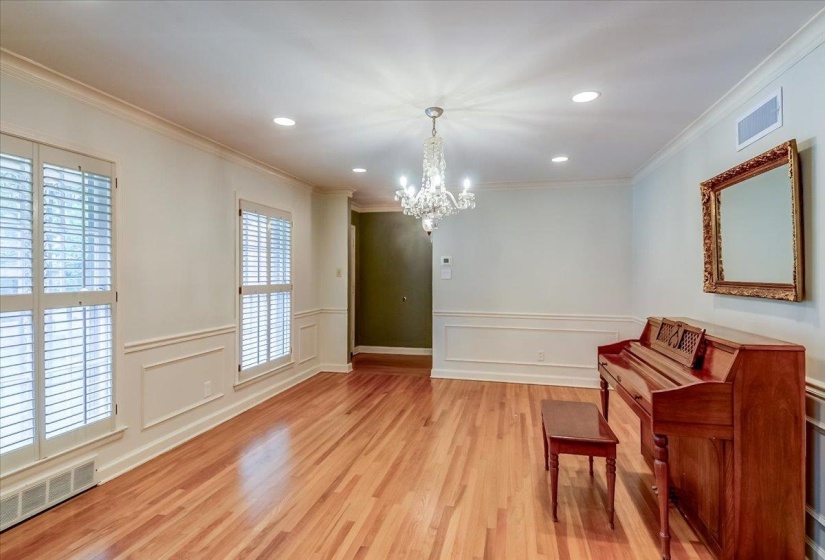 57 ROBERT DELL CV, Memphis, Tennessee 38117, 3 Bedrooms Bedrooms, 7 Rooms Rooms,2 BathroomsBathrooms,Residential,For Sale,ROBERT DELL,10224116