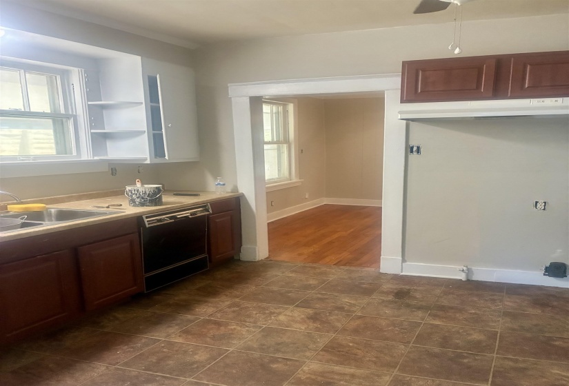 3612 COLEMAN AVE, Memphis, Tennessee 38122, 2 Bedrooms Bedrooms, 6 Rooms Rooms,1 BathroomBathrooms,Residential,For Sale,COLEMAN,10224117