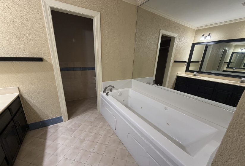 956 ROLLING OAKS LN, Collierville, Tennessee 38017, 5 Bedrooms Bedrooms, 9 Rooms Rooms,3.1 BathroomsBathrooms,Rental Properties,For Sale,ROLLING OAKS,10224150
