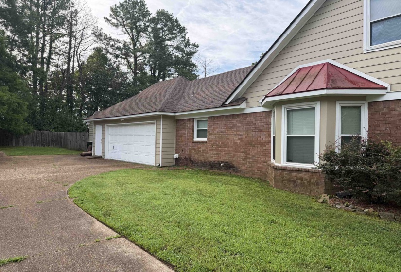 956 ROLLING OAKS LN, Collierville, Tennessee 38017, 5 Bedrooms Bedrooms, 9 Rooms Rooms,3.1 BathroomsBathrooms,Rental Properties,For Sale,ROLLING OAKS,10224150