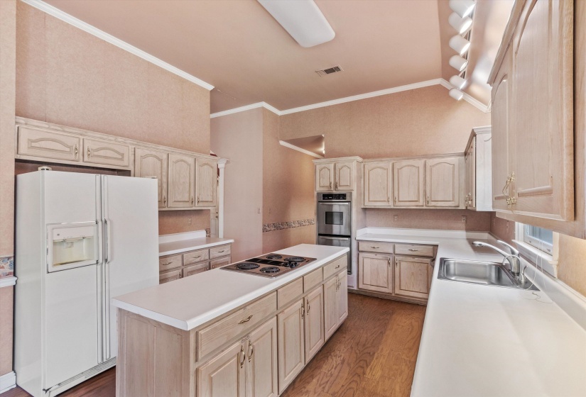 1578 QUAIL POINTE CIR, Memphis, Tennessee 38120, 3 Bedrooms Bedrooms, 7 Rooms Rooms,2 BathroomsBathrooms,Residential,For Sale,QUAIL POINTE,10224133