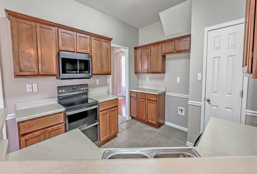 8678 ASHBURY OAK DR, Memphis, Tennessee 38018, 5 Bedrooms Bedrooms, 10 Rooms Rooms,3 BathroomsBathrooms,Residential,For Sale,ASHBURY OAK,10224137
