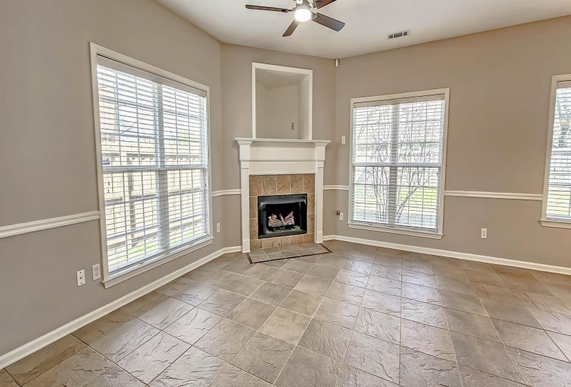 8678 ASHBURY OAK DR, Memphis, Tennessee 38018, 5 Bedrooms Bedrooms, 10 Rooms Rooms,3 BathroomsBathrooms,Residential,For Sale,ASHBURY OAK,10224137