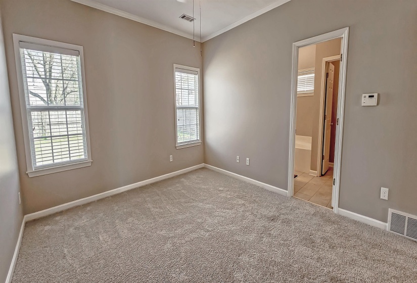 8678 ASHBURY OAK DR, Memphis, Tennessee 38018, 5 Bedrooms Bedrooms, 10 Rooms Rooms,3 BathroomsBathrooms,Residential,For Sale,ASHBURY OAK,10224137