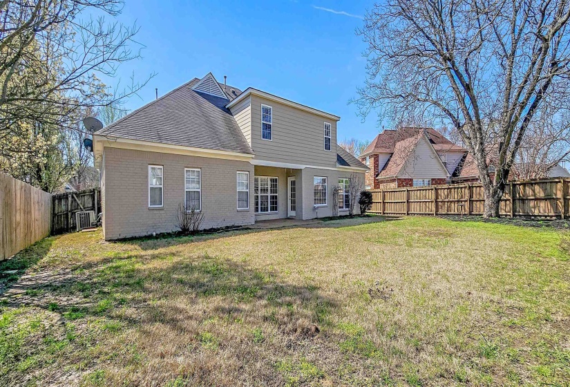 8678 ASHBURY OAK DR, Memphis, Tennessee 38018, 5 Bedrooms Bedrooms, 10 Rooms Rooms,3 BathroomsBathrooms,Residential,For Sale,ASHBURY OAK,10224137