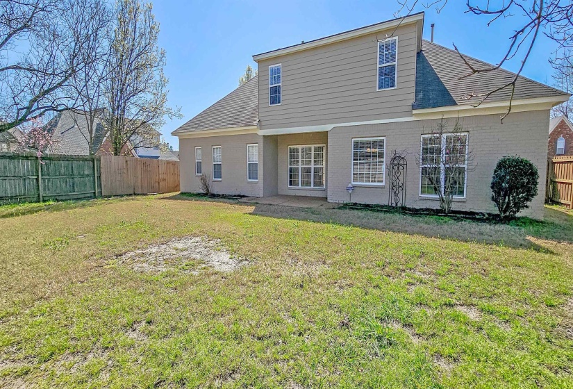 8678 ASHBURY OAK DR, Memphis, Tennessee 38018, 5 Bedrooms Bedrooms, 10 Rooms Rooms,3 BathroomsBathrooms,Residential,For Sale,ASHBURY OAK,10224137