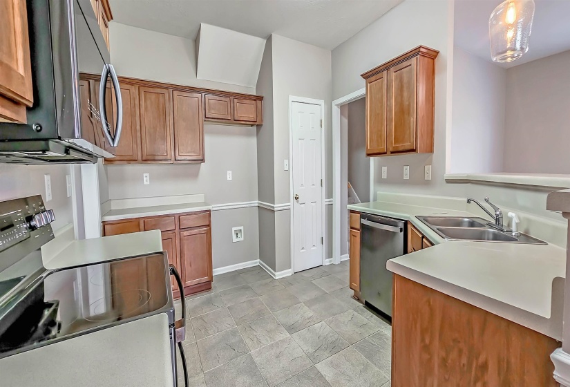 8678 ASHBURY OAK DR, Memphis, Tennessee 38018, 5 Bedrooms Bedrooms, 10 Rooms Rooms,3 BathroomsBathrooms,Residential,For Sale,ASHBURY OAK,10224137