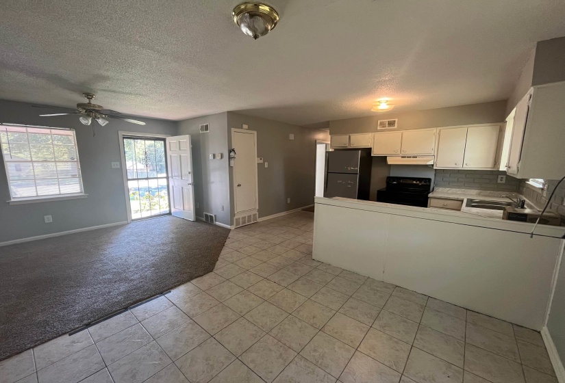 4575 SPRING GLEN DR, Memphis, Tennessee 38128, 3 Bedrooms Bedrooms, 6 Rooms Rooms,1 BathroomBathrooms,Residential,For Sale,SPRING GLEN,10224142