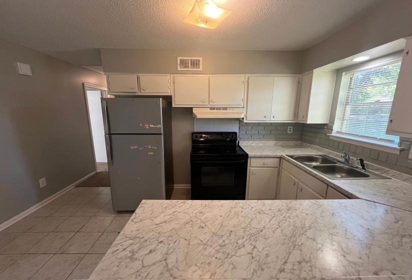4575 SPRING GLEN DR, Memphis, Tennessee 38128, 3 Bedrooms Bedrooms, 6 Rooms Rooms,1 BathroomBathrooms,Residential,For Sale,SPRING GLEN,10224142