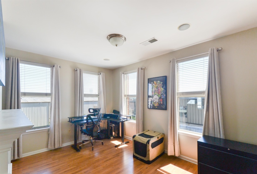 600 MAIN ST, Memphis, Tennessee 38103, 2 Bedrooms Bedrooms, 6 Rooms Rooms,2 BathroomsBathrooms,Residential,For Sale,MAIN,10224146