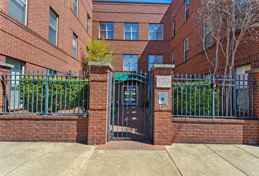 600 MAIN ST, Memphis, Tennessee 38103, 2 Bedrooms Bedrooms, 6 Rooms Rooms,2 BathroomsBathrooms,Residential,For Sale,MAIN,10224146